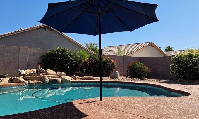 Estrella Vista House | 20 min drive to State Farm Stadium.Chill &grill in Goodyear!Poolside fun/3BR/3BA