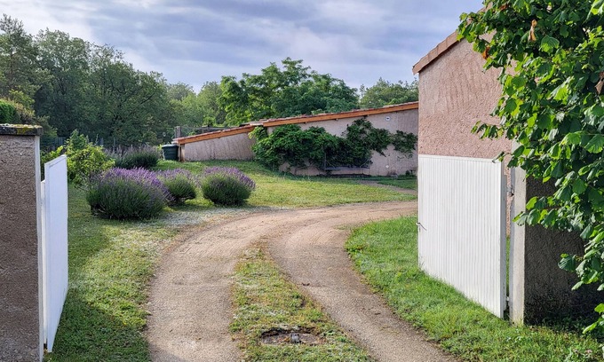 Lavoux Bed & Breakfast | 20 minutes from Futuroscope and close to the Moulière forest.
