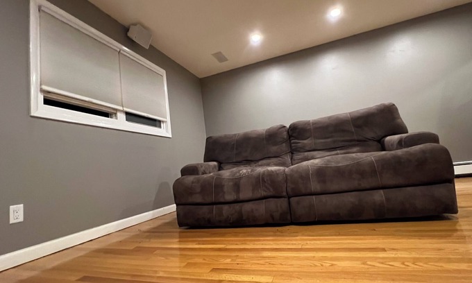 Lyndhurst Apartment | 20 minutes from just about EVERYTHING! American Dream, NYC weekend getaway!