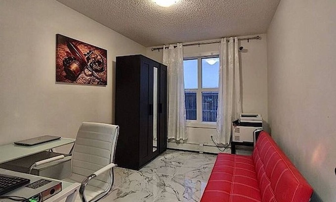 Southeast Edmonton Apartment | 20 minutes to Airport - 2 bedrooms 2 bath - marble titled bed rooms