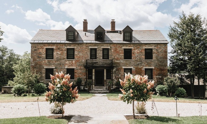 New Lebanon Villa | 20 minutes to Jiminy Peak and Bousquet Mountain