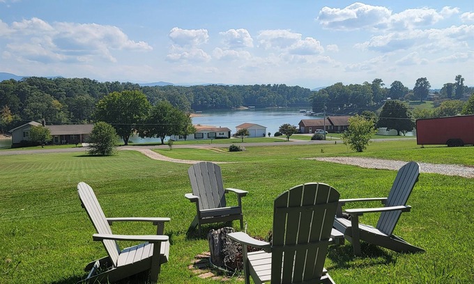 Dandridge Cabin | 20% Off Book By 10/31 Lake & Mountain View, Hot Tub