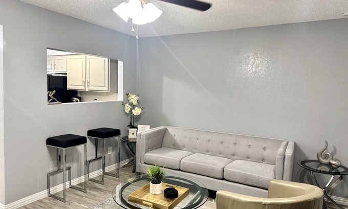 Irving Condo | 20% OFF Upgraded 2bd 1.5 bath loft condo DFW south - Irving