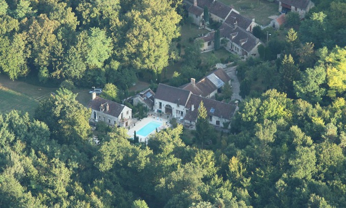 Dormelles Cottage | 20' south of Fontainebleau, the Eden barn in its green setting