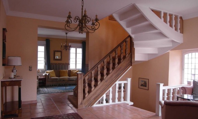 Muelheim Apartment | 200 m² Apartment ∙ 4 bedrooms ∙ 8 guests