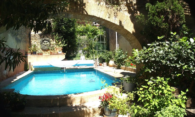 Sernhac House | 200 m2 artist's house in historic village 3km from Pont du Gard