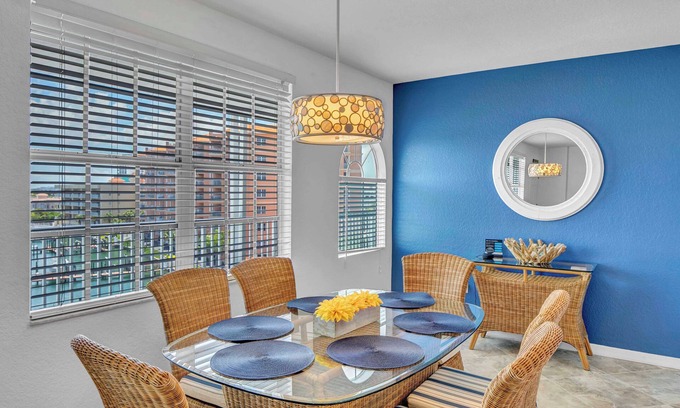 Clearwater Beach Condo | $200 SUMMER SPECIAL SEPT 1-25. READ OUR 5 STAR REVIEWS . FLORIDA SEPT ARE HOT!n