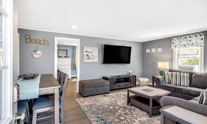 Hyannis Condo | 200 Yards from Sea Street Beach and Shared Pool Access!