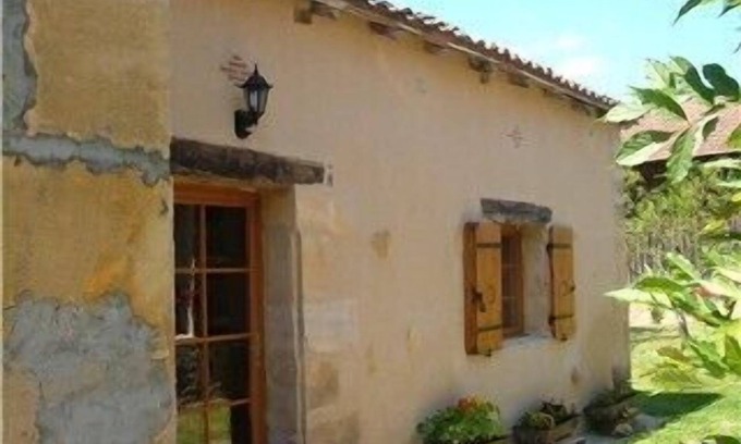 Saint-Germain-et-Mons Cottage | 200 year old converted cottage near Bergerac