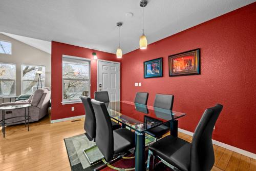 Lafayette House | 2007 N Fork Dr