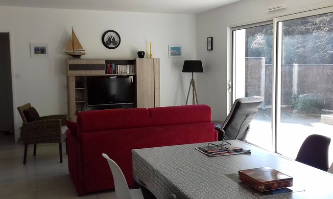Jard-sur-Mer House | 2017 house with enclosed garden 5 minutes from the sea