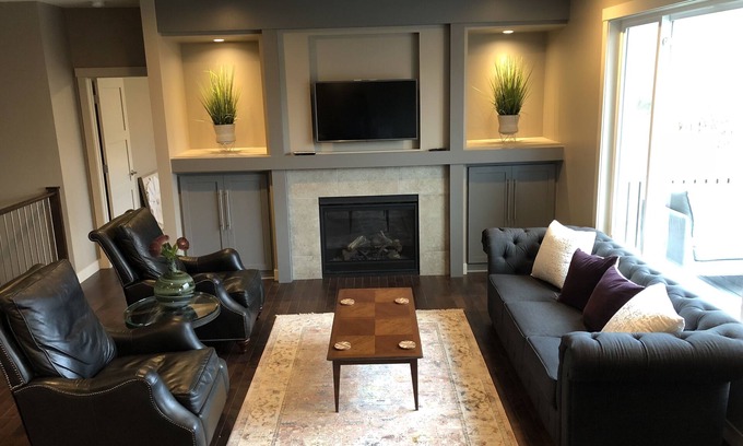 Rochester House | 2018 Construction - Your home away from home!