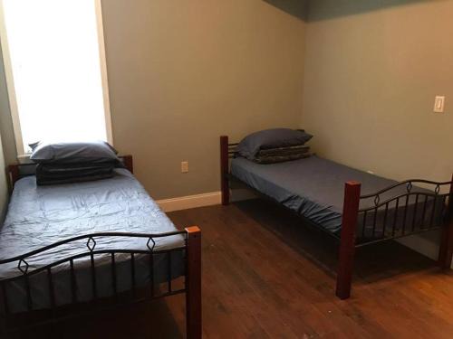 Columbia Heights House | 202 Private Room-Double Twin Bed in CoHi DC!