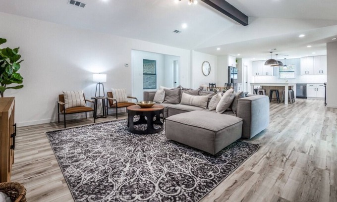 Grapevine House | 2022 remodel-Beautiful Grapevine home.