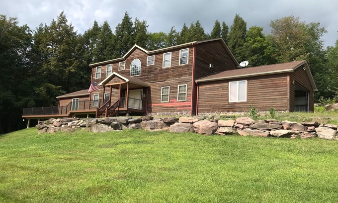 Jewett House | 2023 renovated 5 bedroom house hunter/windham 9 foot ceilings -cable/WIFI