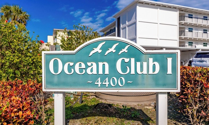 Central Beach Condo | 2025 Discounts! Lovely and Updated Unit Steps from the Ocean and Heated Pool