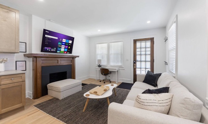 Grandview Heights House | 2025 Fully Renovated 3BD/1.5BA Duplex in Walkable Grandview