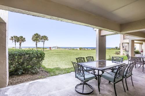 Amelia City Apartment | 203 Sailmaker