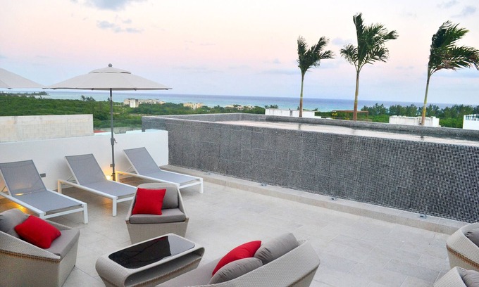 Luis Donaldo Colosio Apartment | 204 1 bedroom apt with pool 5 min walk to the beach