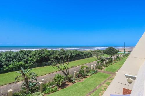 Kingsborough Apartment | 205 Lescalier Cabanas - Modern Beach front apartment