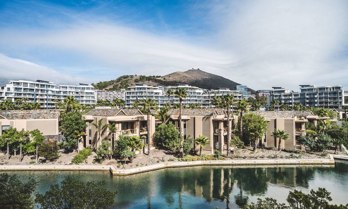 Victoria and Alfred Waterfront Apartment | 205 Pembroke