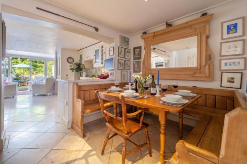 Aldeburgh House | 207 High Street