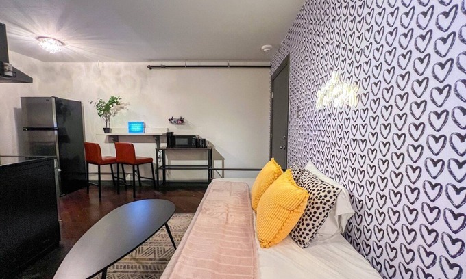 Central City Apartment | 208 - 1BDR in Downtown WorkFriendly