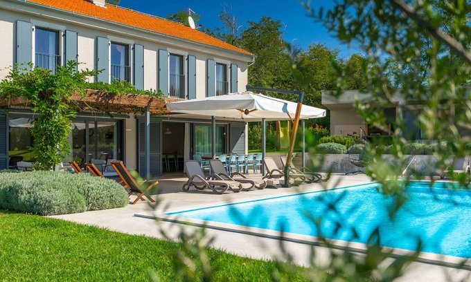 Lasici Villa | 208 m² Villa ∙ 6 bedrooms ∙ 12 guests