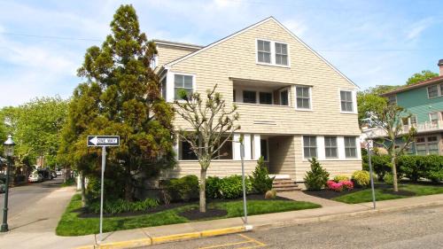 Cape May House | 209 Congress Street