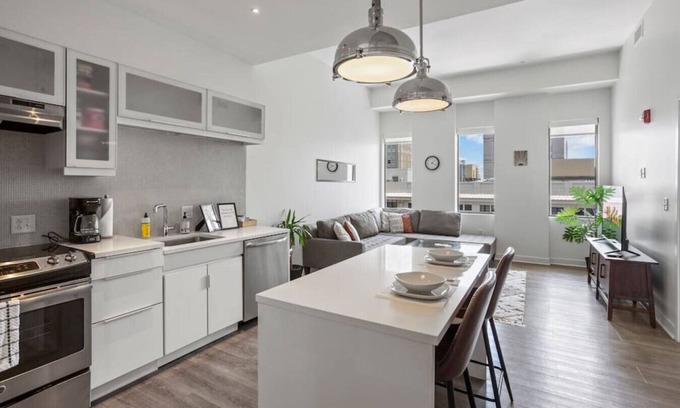 Downtown Kansas City Apartment | ✪ 20th Floor Views Beautiful Modern 1 bed ✪
