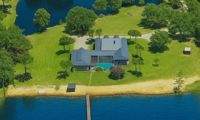 Highland House | 21-Acre Lakefront Paradise: Pool, Beach, Animals & Fire Pit