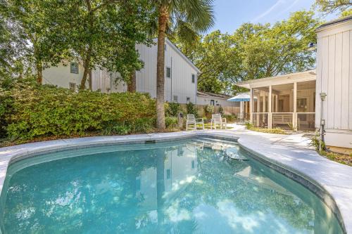 East Beach House | 2108 Bruce Drive