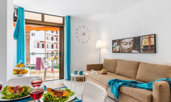 Los Cristianos Apartment | 211 Los Cristianos First Sea Line, Swimming pool