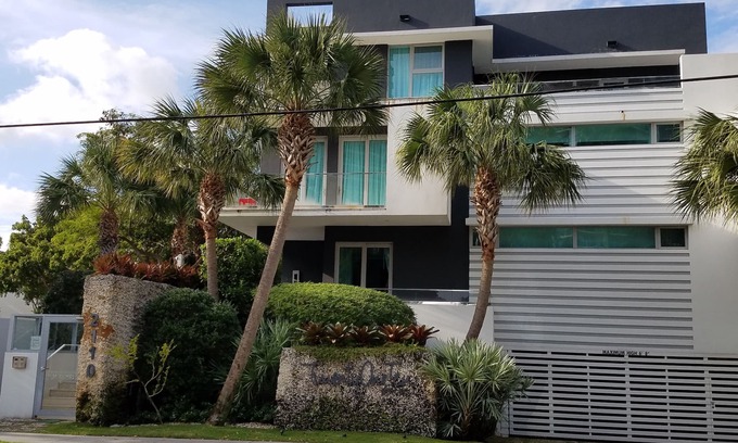 Brickell House | 2110 Brickell Avenue # 5