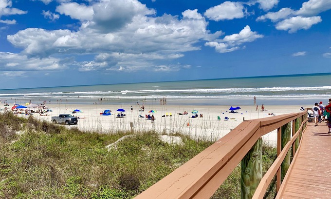 Crescent Beach Condo | 215 Beachers Lodge Direct Ocean Front Crescent Beach One Bedroom Condo