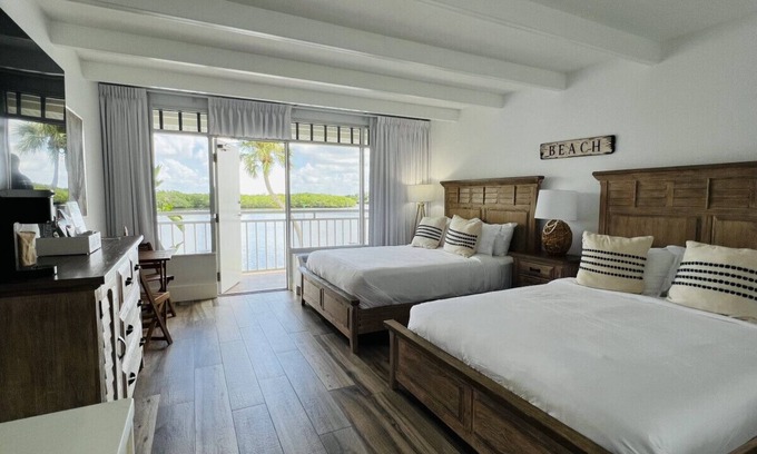 Ruskin Apartment | 215 Miramar Retreat Little Harbor Beach Resort
