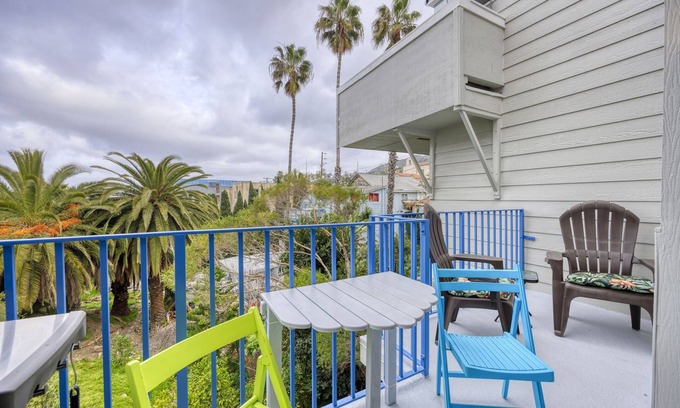 Avalon Condo | 217W: Nicely remodeled condo w/AC, VIEWS, pac'n'play, BBQ