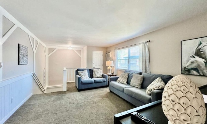 Franklin House | 219 Maxwell St - Unit B · A great place to work and stay