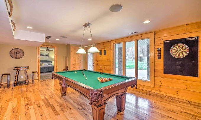 Shepherdsville House | 22-Acre Home on Bourbon Trail w/Sunroom!