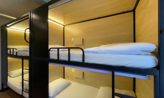 Gadong Hostel | 22 Hours Hostel