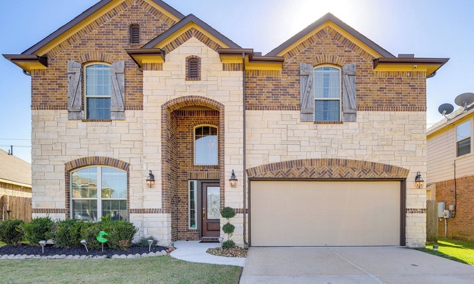 Baytown House | 22 Mi to Dtwn Houston: Spacious Baytown Home!