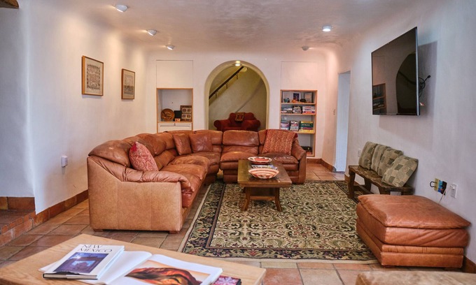 Taos House | 22 Room Adobe MANSION - 6 master bedrooms, 6.5 bath, Spa and Sauna, Pro Range