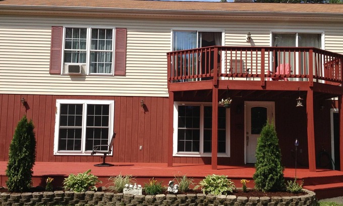 Williamstown House | 2200sf Secluded Family Mountain House 16 Acres- 2 min to Jiminy Peak- near Lenox