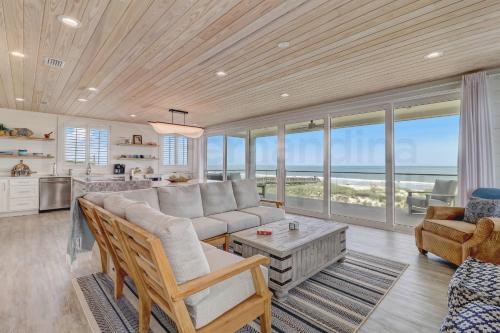 Ocean Cay House | 226 South Fletcher 2nd Floor