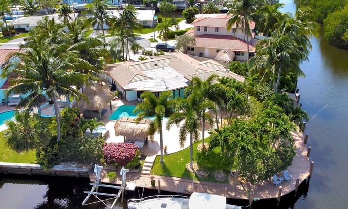 Garden Isles House | 228 Managed By Brampton Park