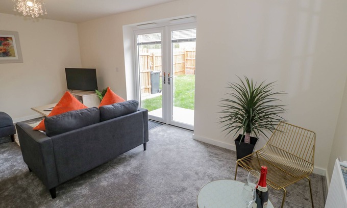 Coventry Cottage | 23 Moat House Close