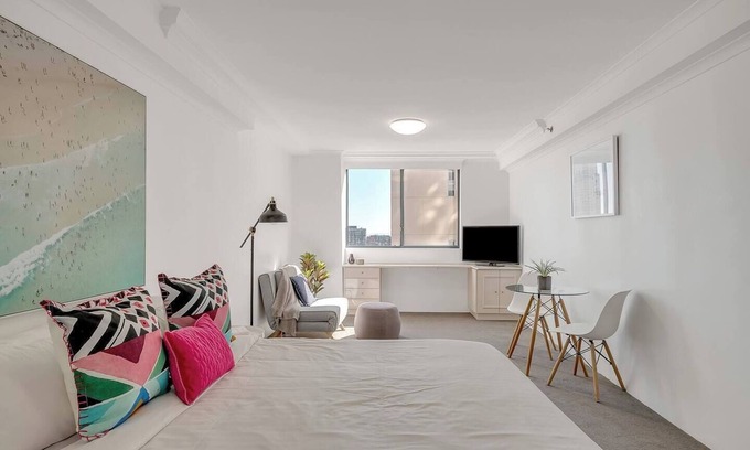 Haymarket Apartment | 23 Storeys Up Functional Sydney CBD Sanctuary