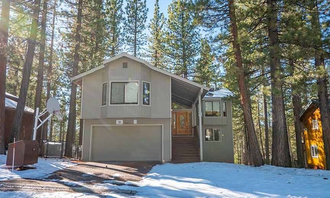 Montgomery Estates House | 232 m² House ∙ 4 bedrooms ∙ 8 guests