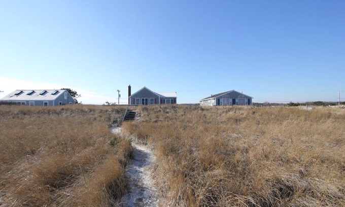 Sagamore Beach House | 233 Phillips Rd