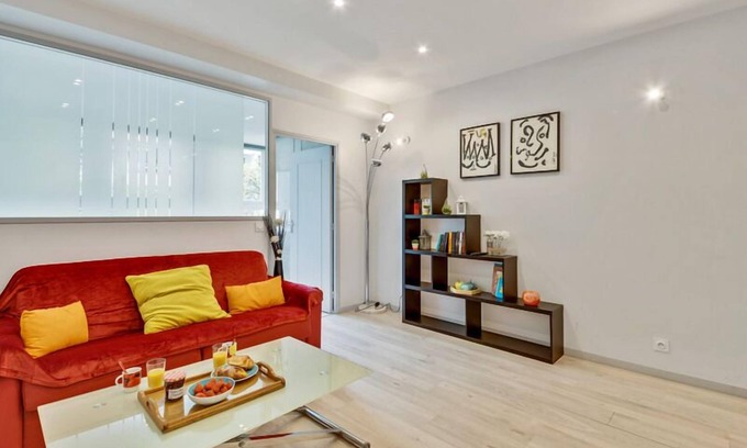Saint-Fargeau Apartment | 233 Suite Home Paris Concept